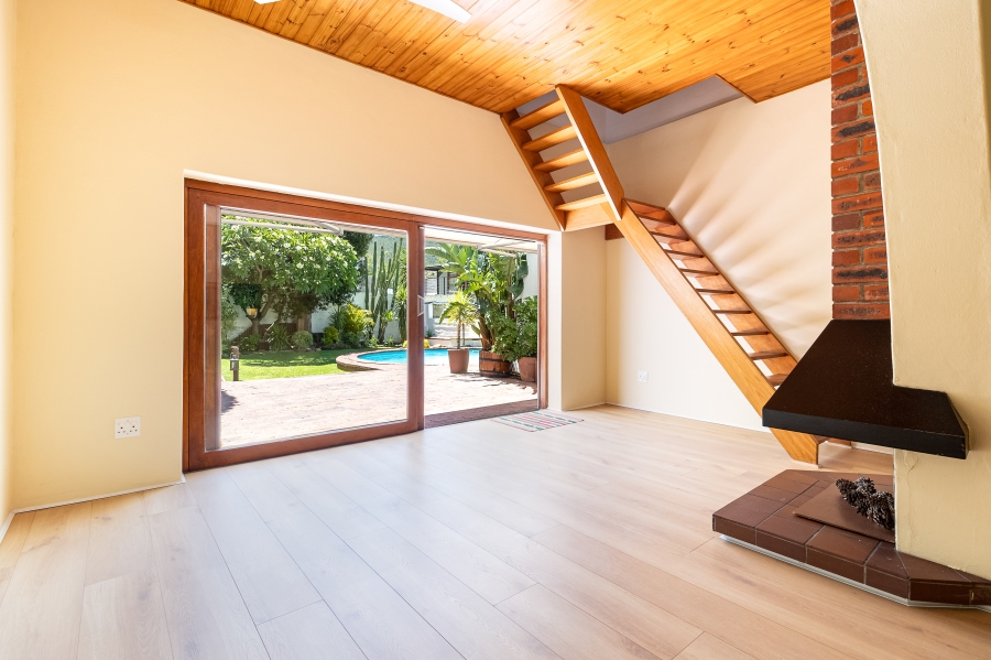 3 Bedroom Property for Sale in Tamboerskloof Western Cape